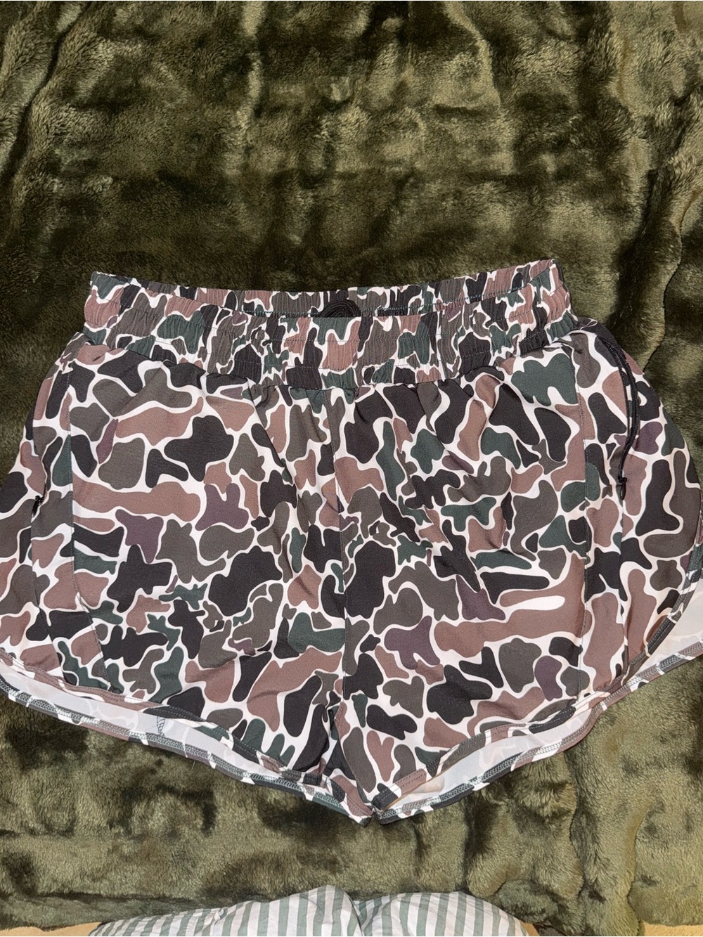 Women’s Lululemon Camouflage Print Active Shorts - Olive/Brown